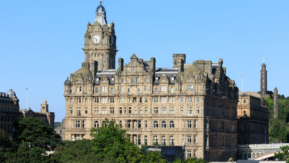 2000Px X 1126Px The Balmoral Facade 5530 JG Jul 17